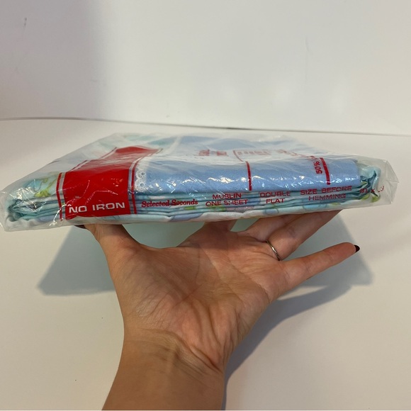 Vintage Selected Seconds Blue Checkered Floral Double Flat Sheet No Iron New - Picture 5 of 8